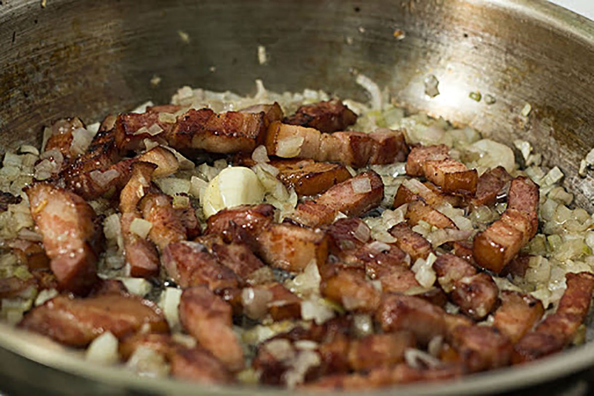 лук и бекон