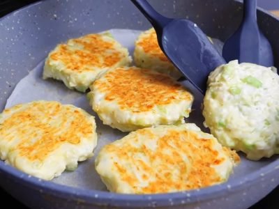 Сырники с капустой на сковороде