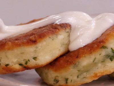 Сырники с зеленью: низкокалорийный вариант