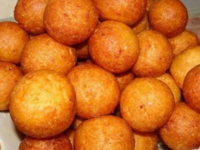 Легкие и хрустящие: сырные шарики на сковороде