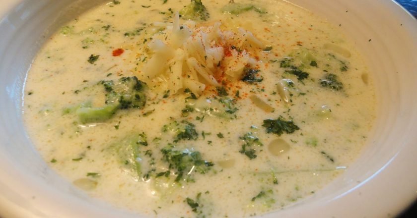 сирний суп з брокколі - готуємо з покроковими фото