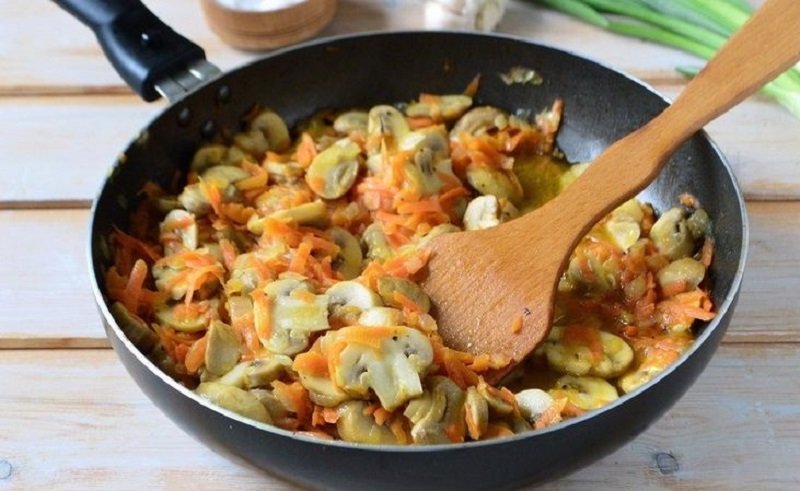 зажарка с грибами