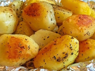 Запеченный целиком картофель