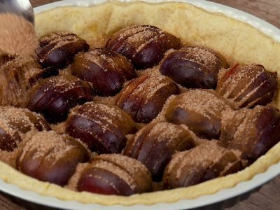 Тарт со сливами