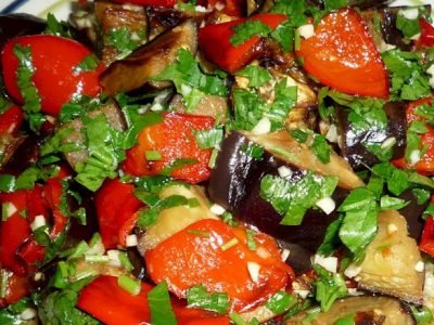 Теплый салат из овощей