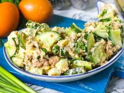 Теплый салат из тунца и картофеля