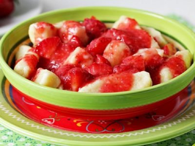 Тесто на вареники с клубникой