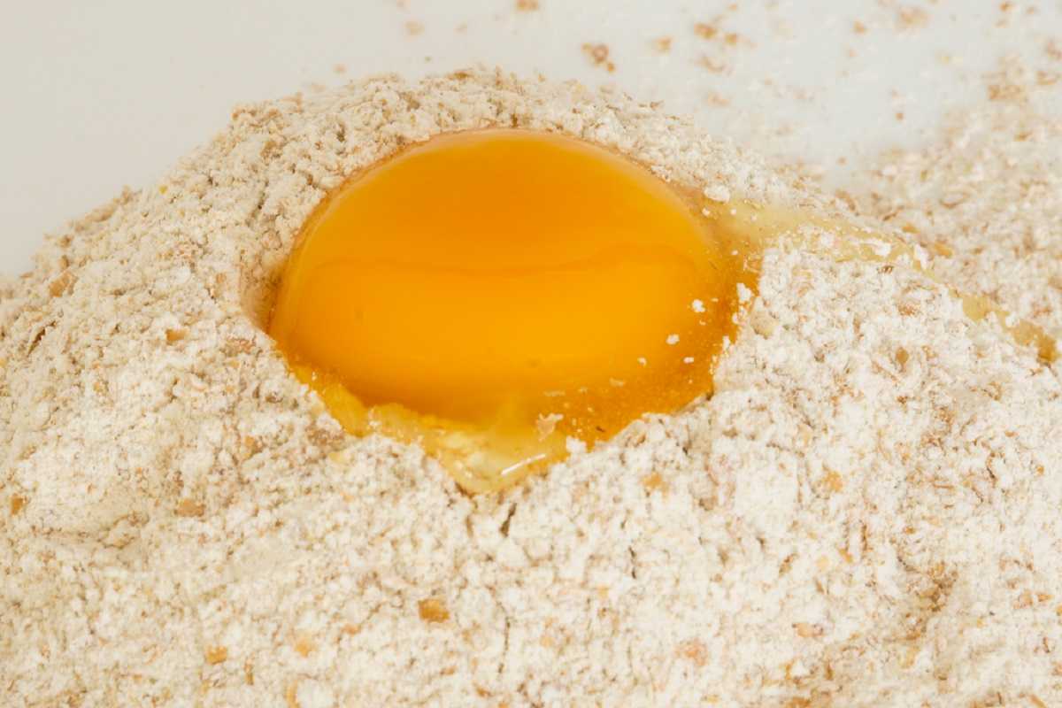 мука с желтком