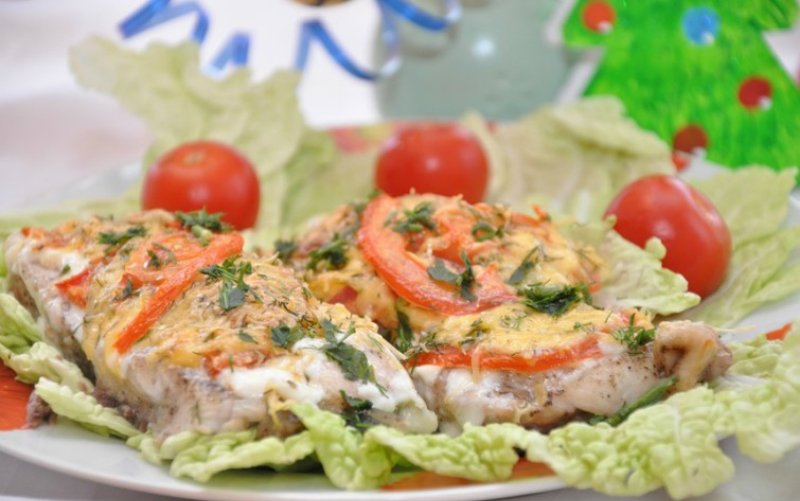 запеченный толстолоб с сыром