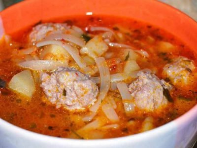 Томатный суп с фрикадельками