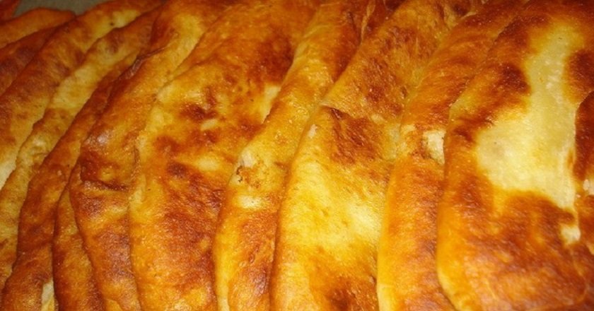 Тонкие жареные пирожки с картошкой - рецепт с фото