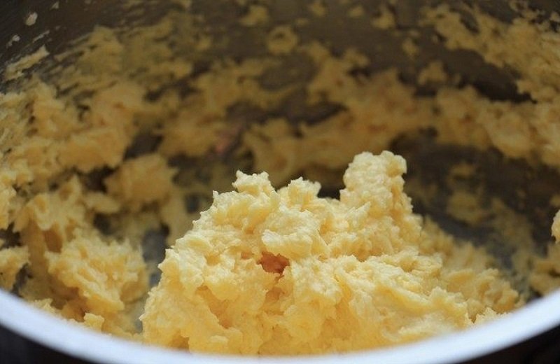 яичные желтки с маслом