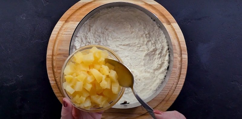 торт с ананасами