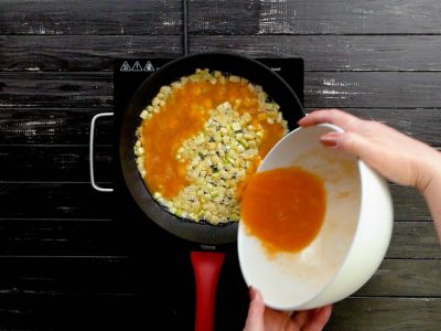 Торт из омлета и овощей