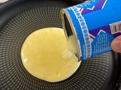 Торт на сковороде со сгущенкой