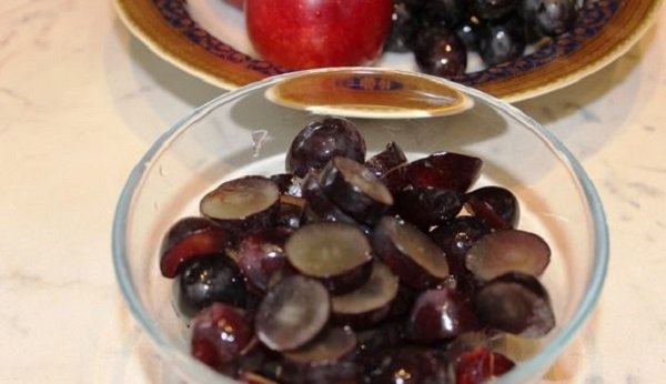 темный виноград