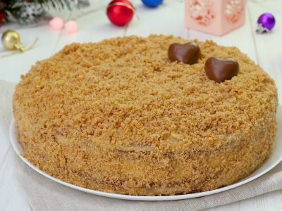 Торт с орехами и кремом