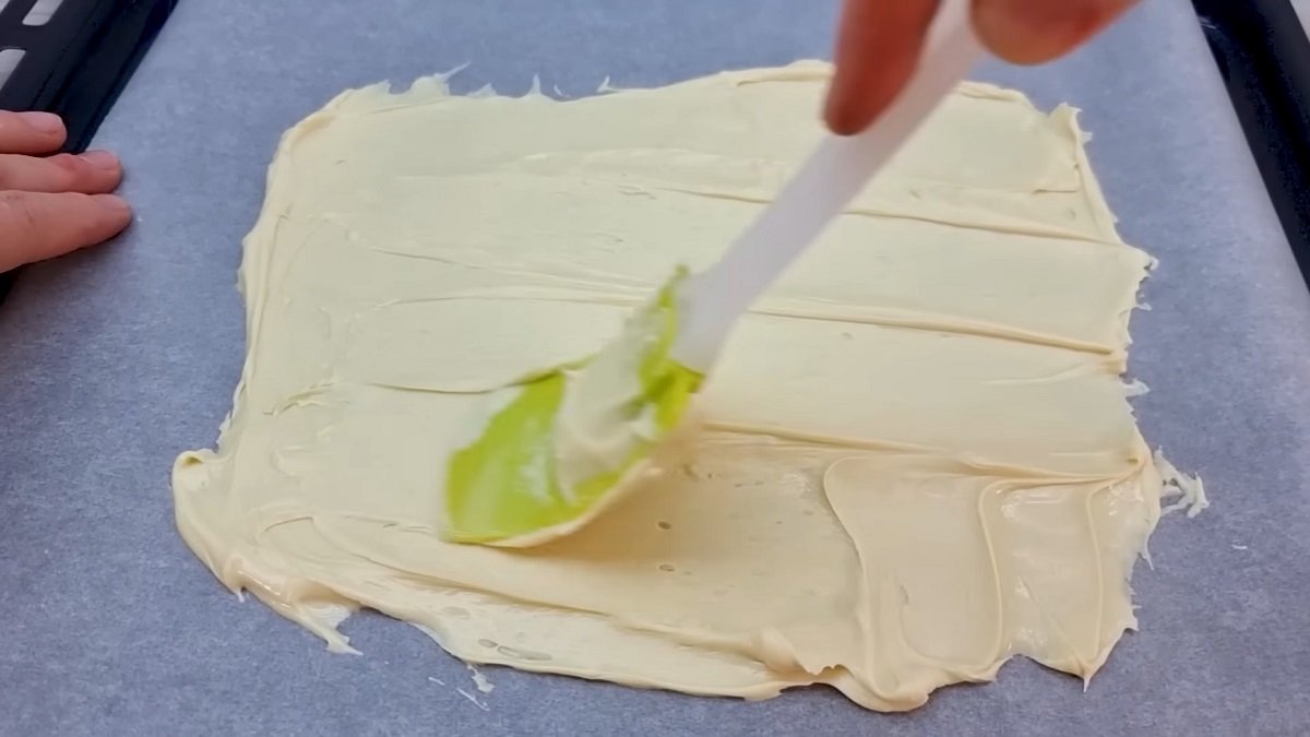 белый шоколад на противне