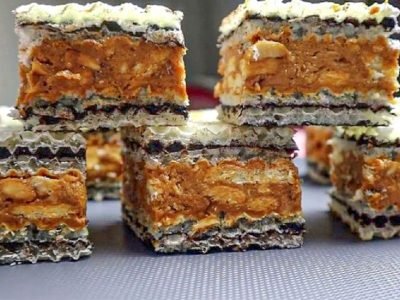 Вафельный торт «Сникерс» в домашних условиях