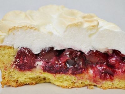 Торт «Вишня под снегом»