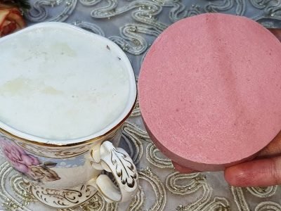 Хрустящий тост с колбасой и сыром на завтрак