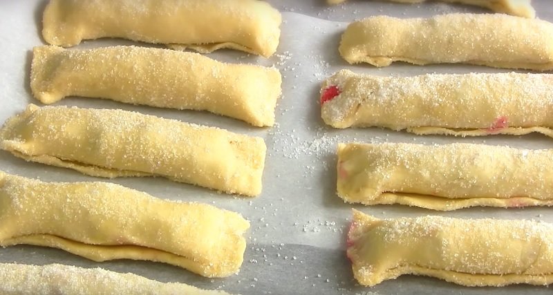 выпечка с вишней