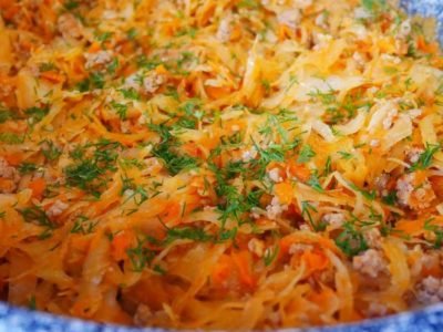 Тушеная капуста с фаршем на сковороде: турецкий рецепт