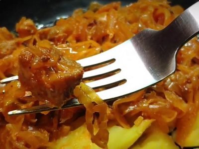 Тушеная квашеная капуста с мясом