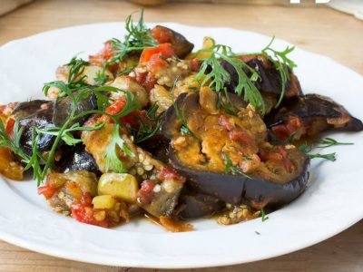 Тушеные баклажаны с перцем по-грузински