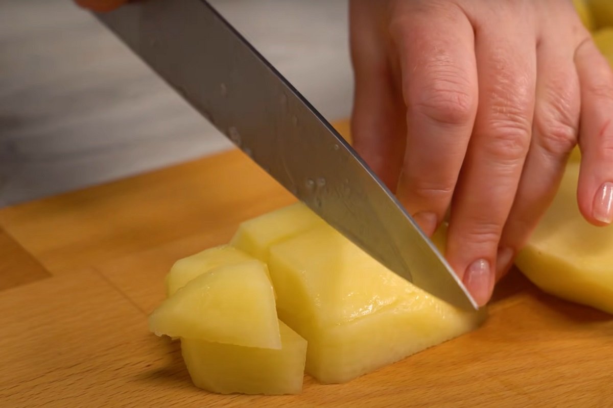 нарезанный картофель