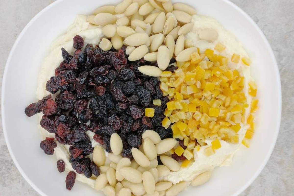 творожный десерт с орехами