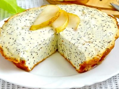Творожная запеканка с грушей и маком