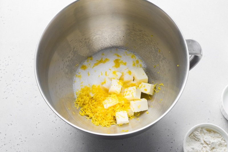 мягкое масло с цедрой