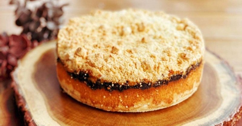 подача творожно-макового пирога