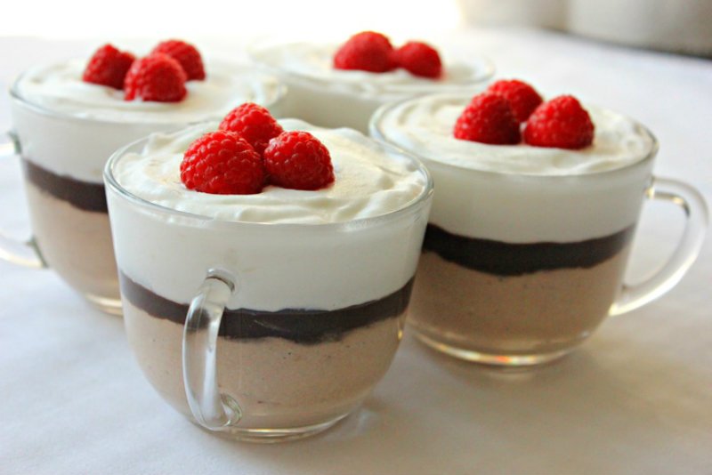 десерт со взбитыми сливками