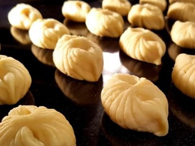 Быстрое творожное печенье с начинкой в духовке