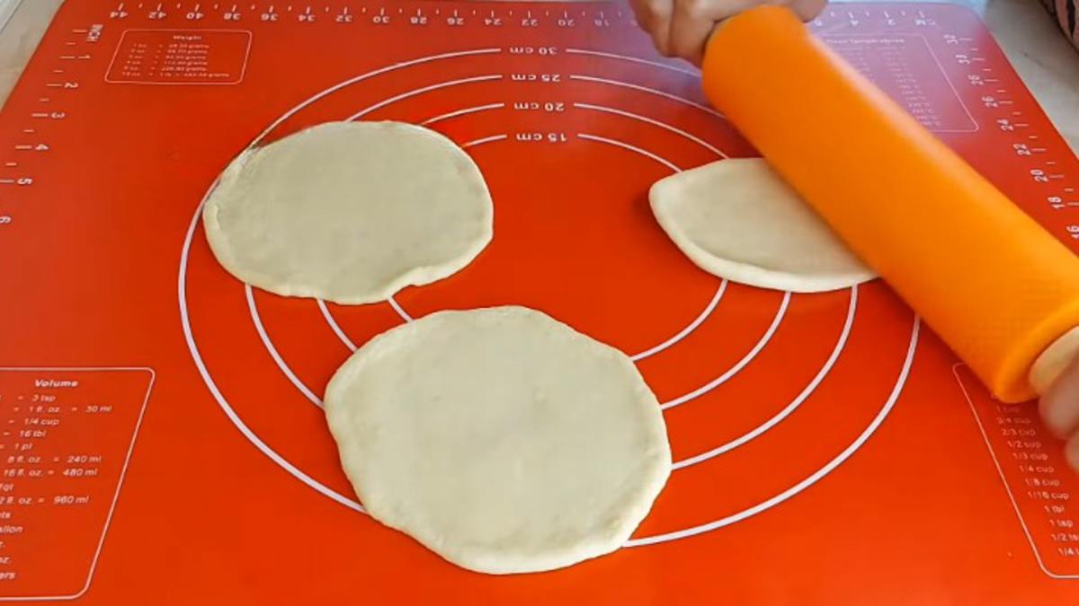 раскатывать тесто