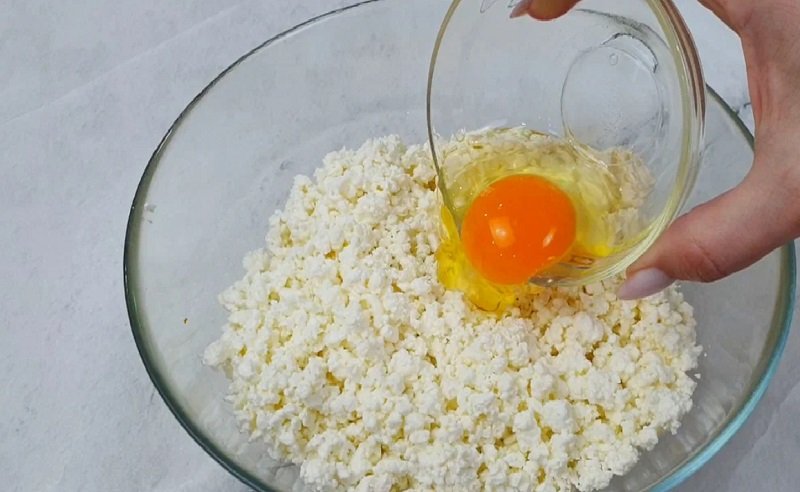 замешивание творога