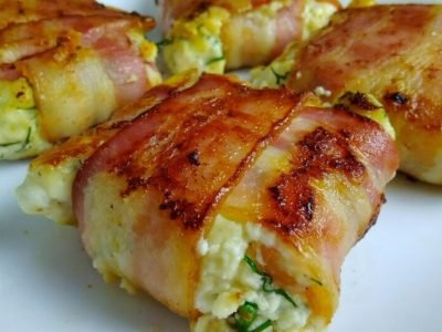 Творожные шарики с чесноком в беконе