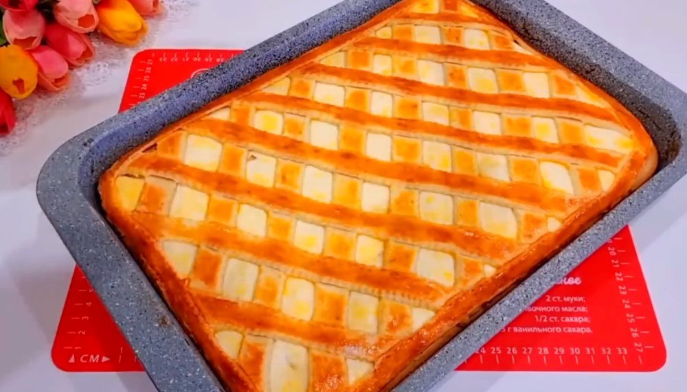 творожный пирог с персиками