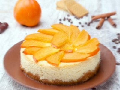 Творожный торт с хурмой