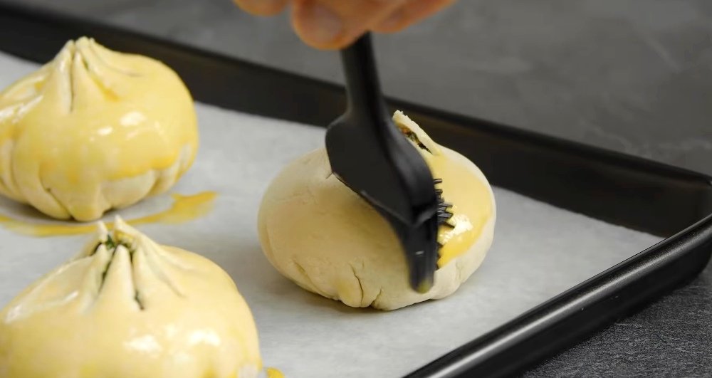 тюльпаны из слоеного теста