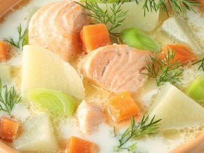 Уха по-фински с лососем и сливками