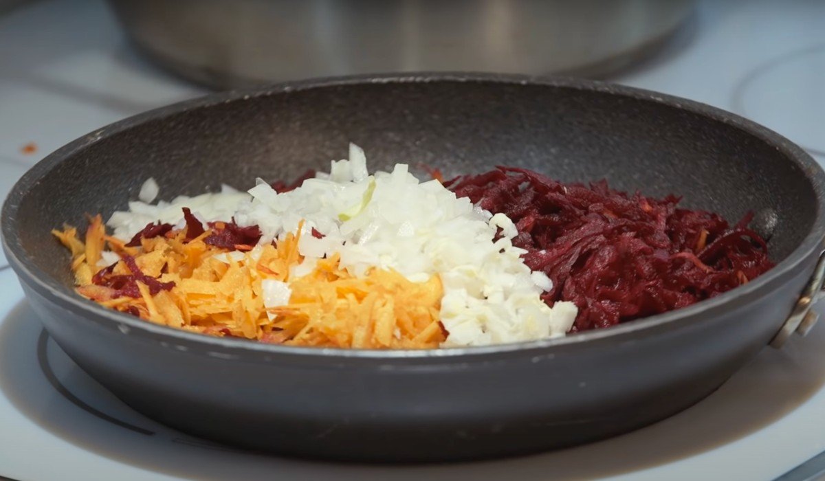 украинский борщ со свеклой