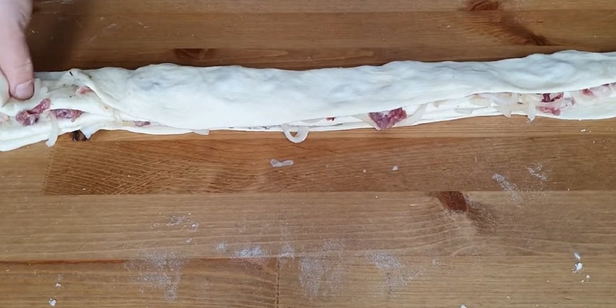 формирование лепешек с мясом 