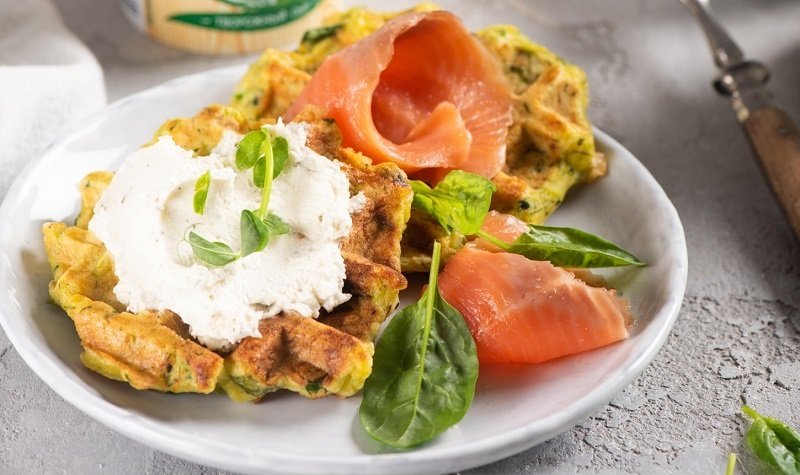 подача вафель из кабачков