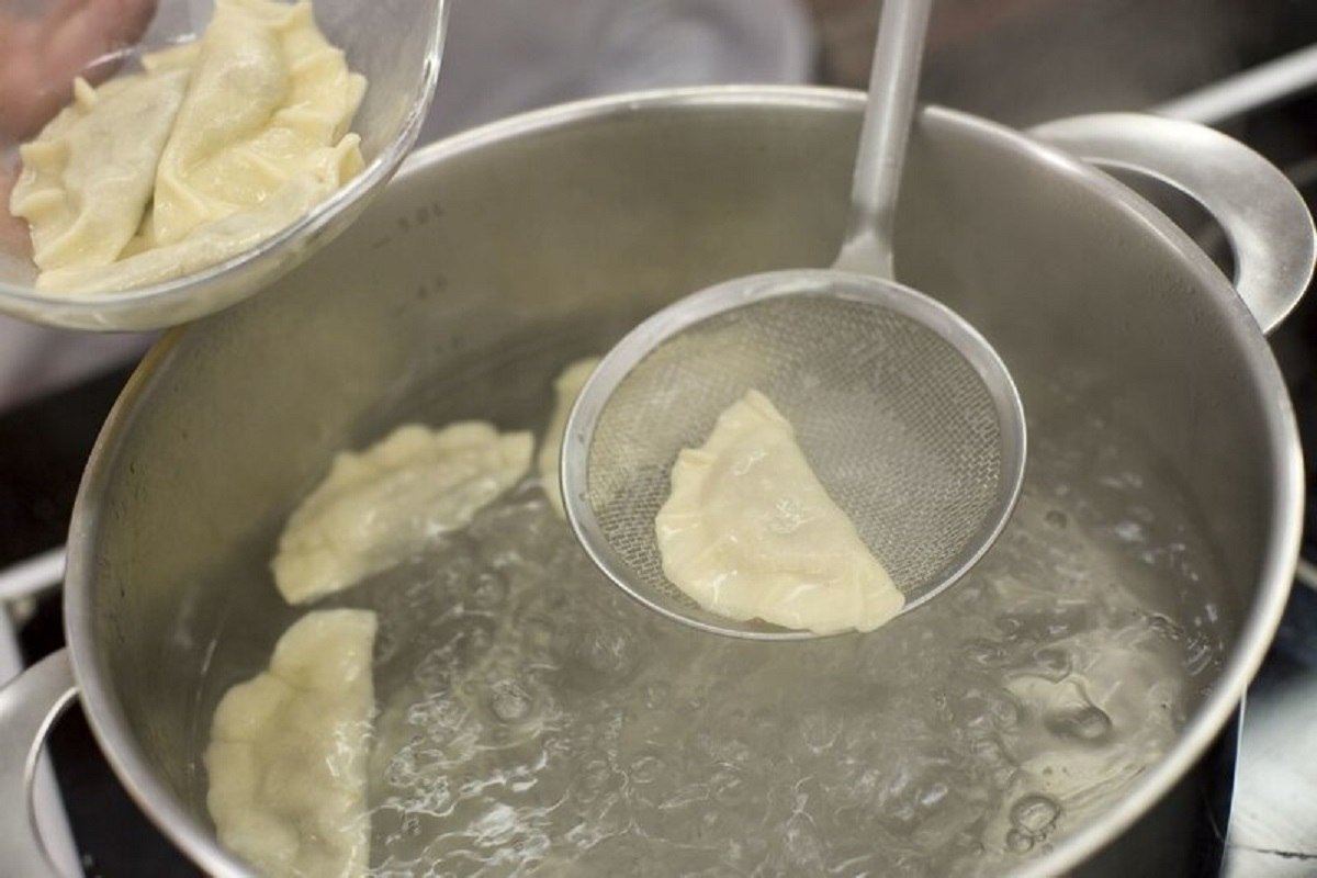 вареники в кастрюле