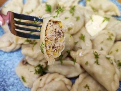 Домашние вареники с мясом, картошкой и грибами