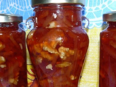 Варенье из айвы с орехами