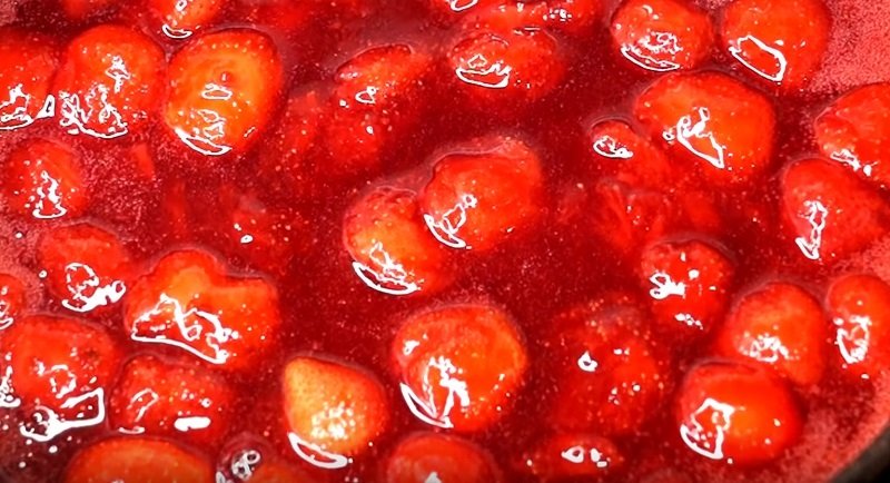 варенье на сковороде